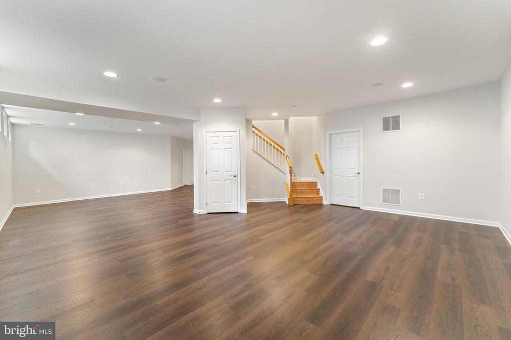 42652 LEGACY PARK DRIVE
