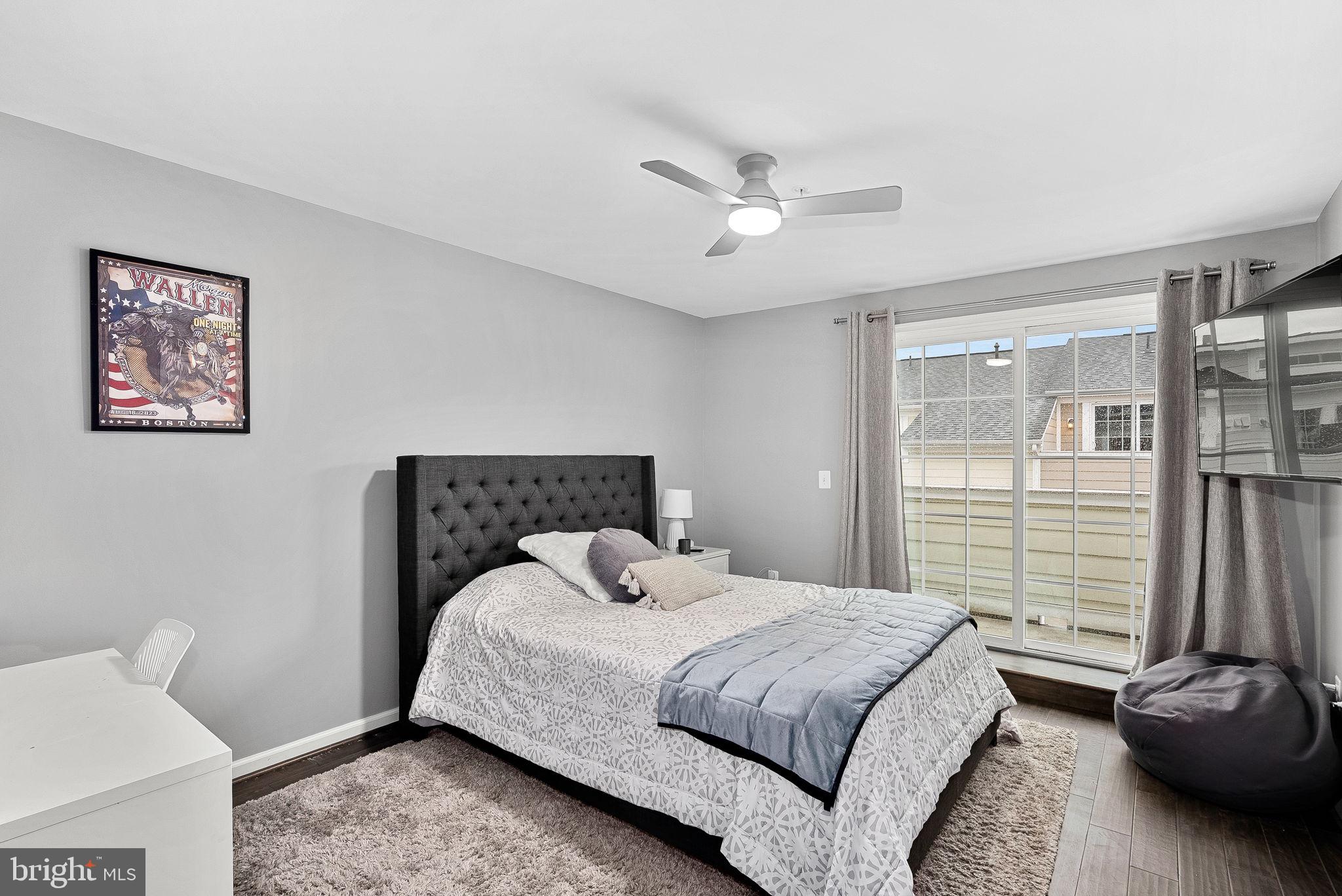 274 HIGH RAIL TERRACE SE