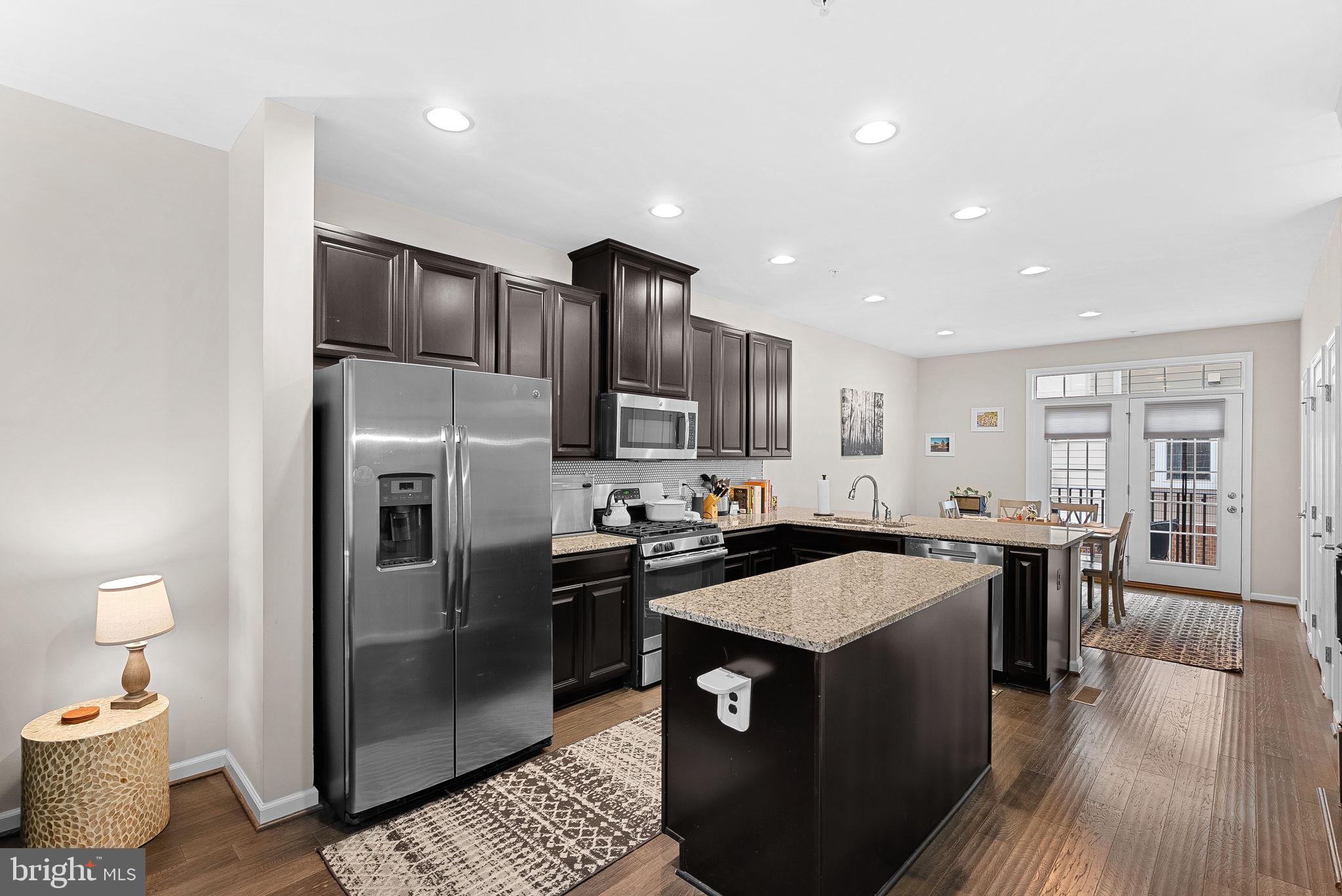 274 HIGH RAIL TERRACE SE