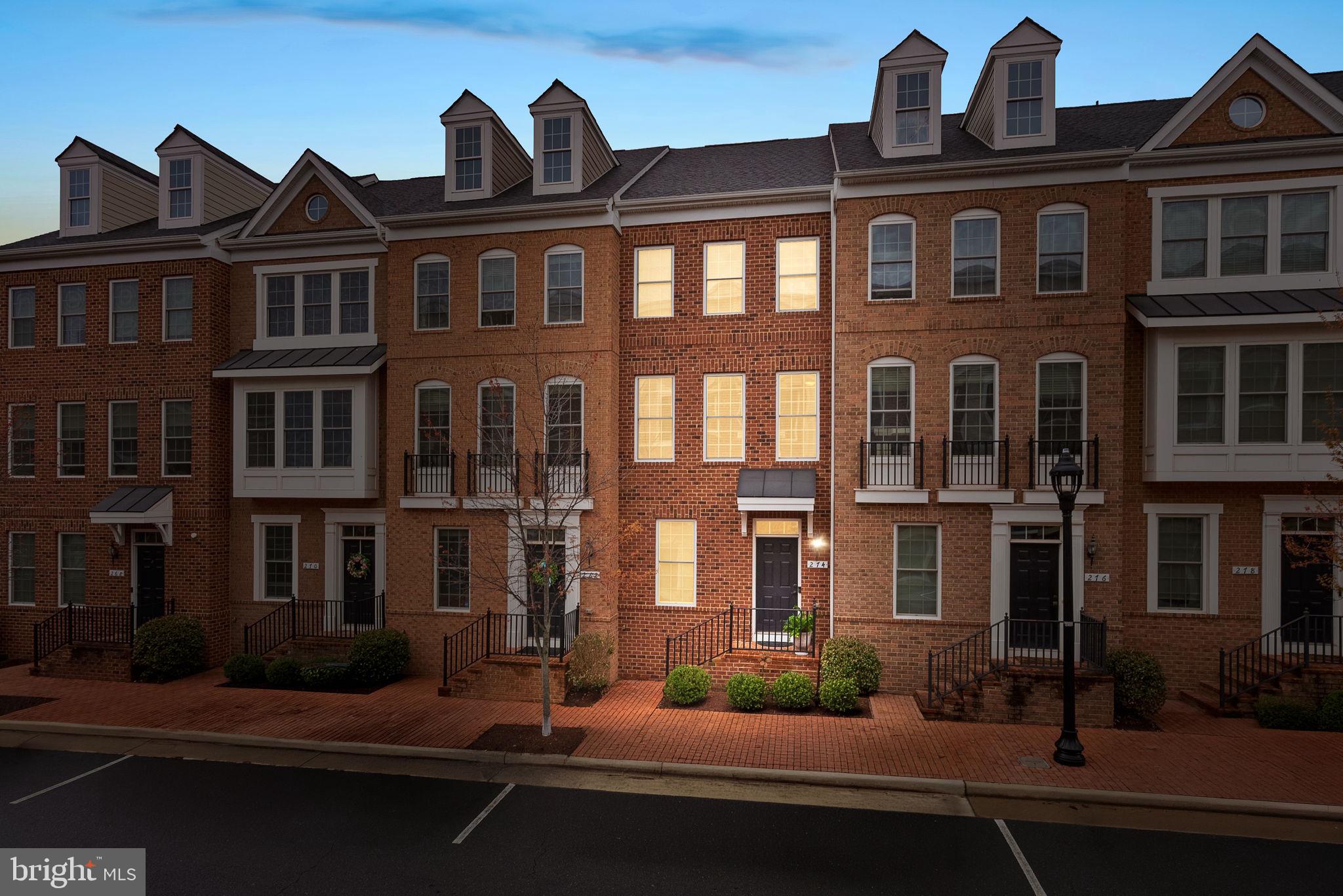 274 HIGH RAIL TERRACE SE