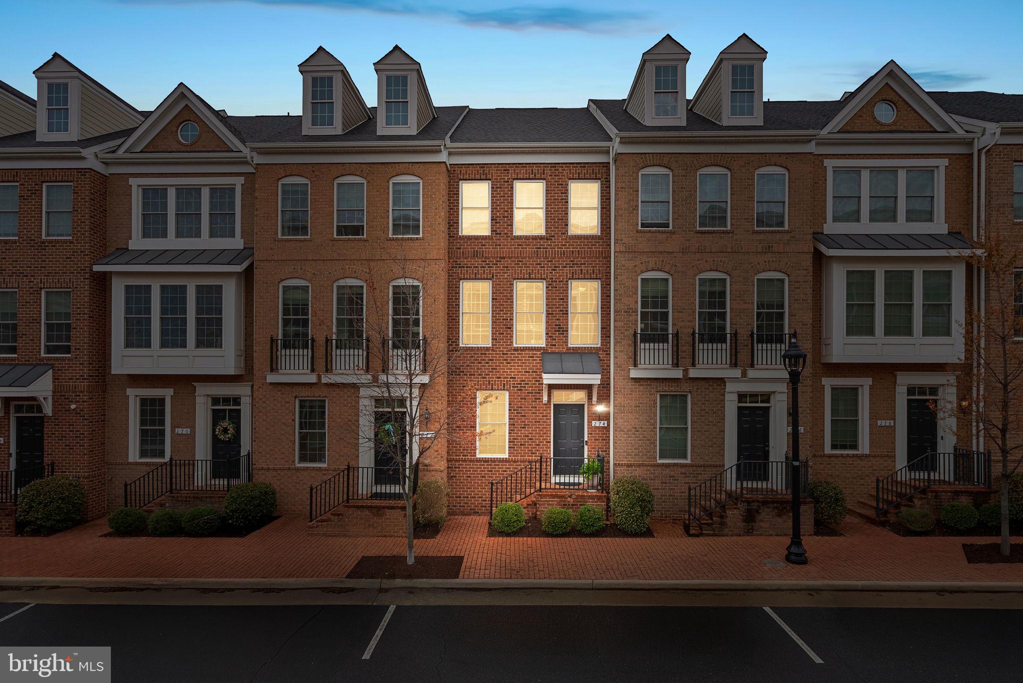 274 HIGH RAIL TERRACE SE