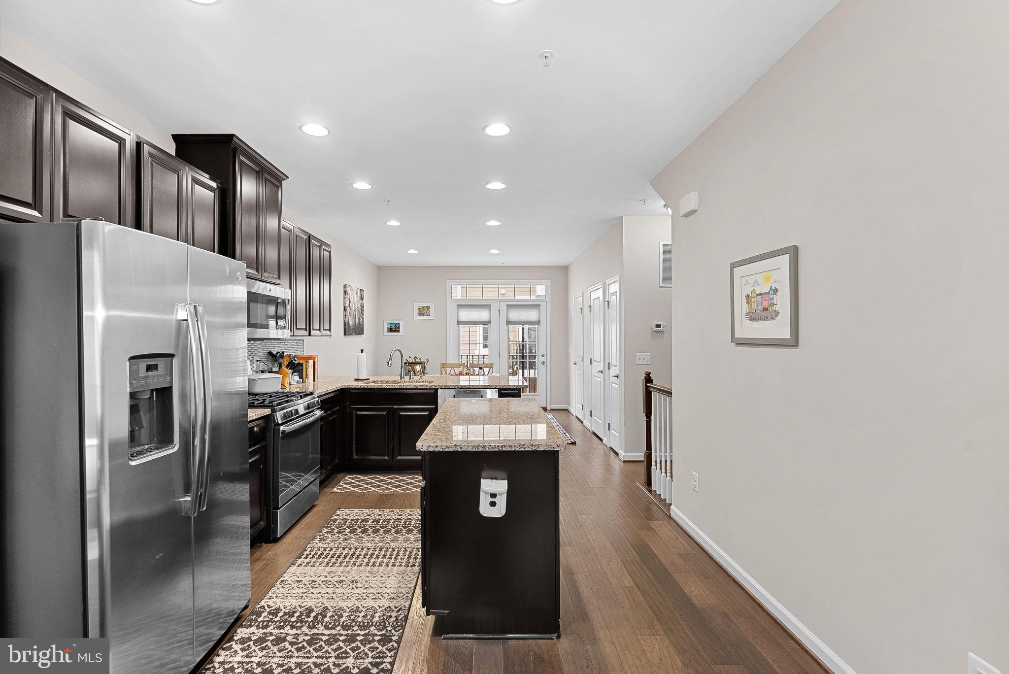 274 HIGH RAIL TERRACE SE