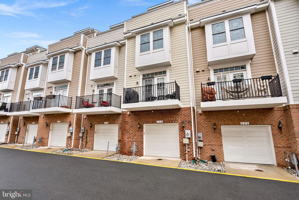 274 HIGH RAIL TERRACE SE