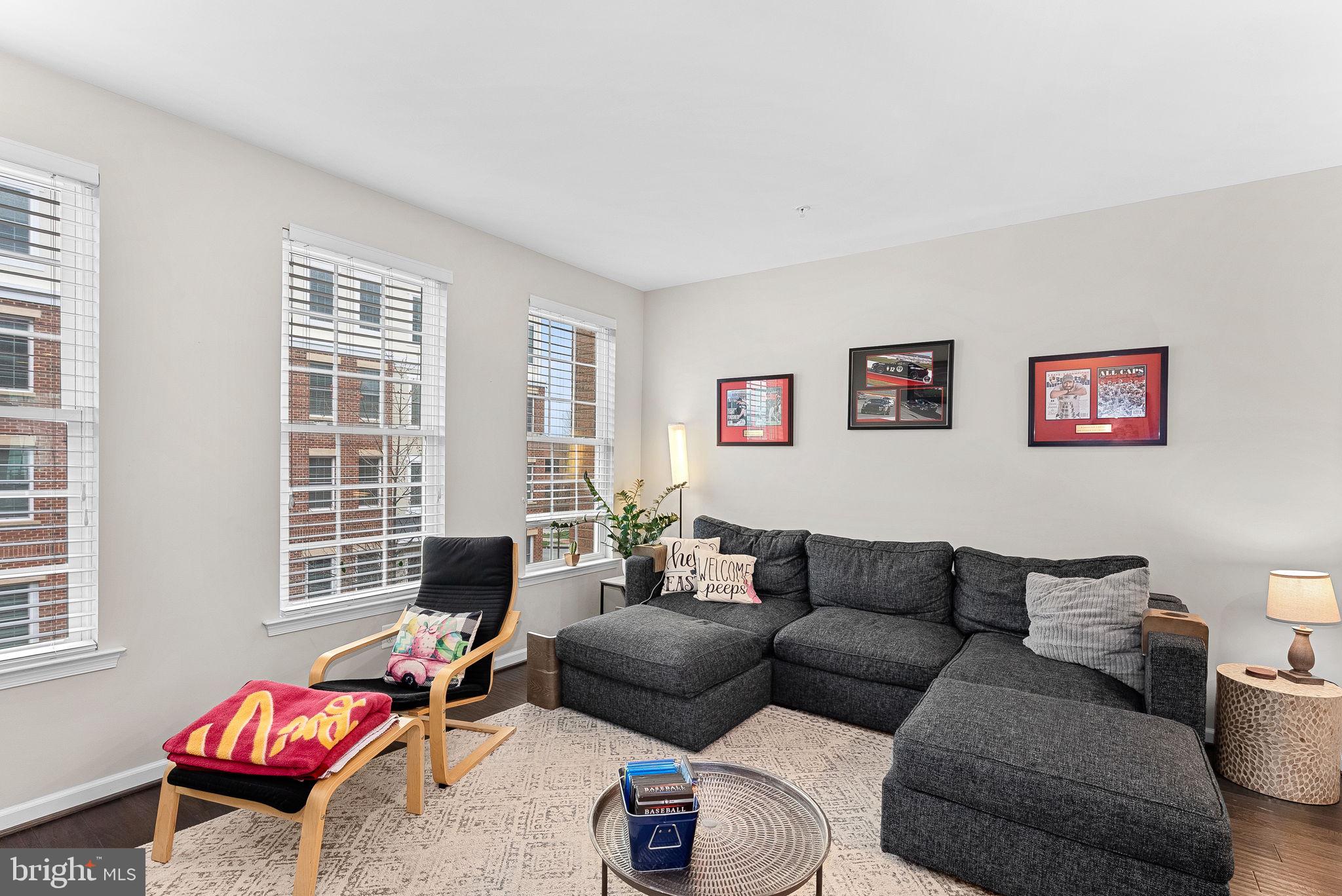 274 HIGH RAIL TERRACE SE