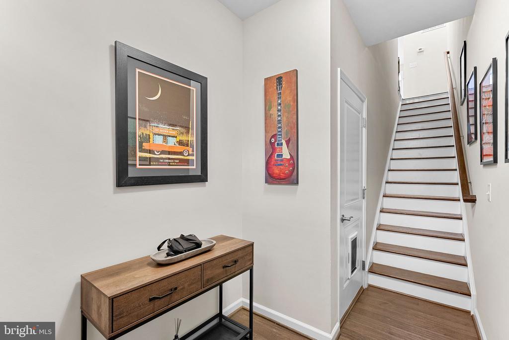 274 HIGH RAIL TERRACE SE