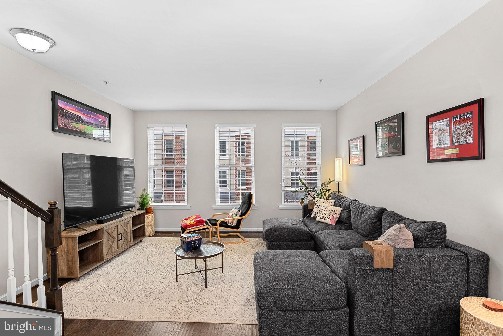 274 HIGH RAIL TERRACE SE