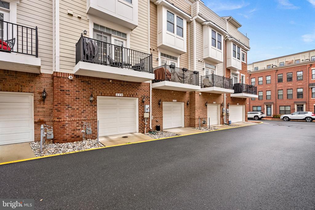 274 HIGH RAIL TERRACE SE