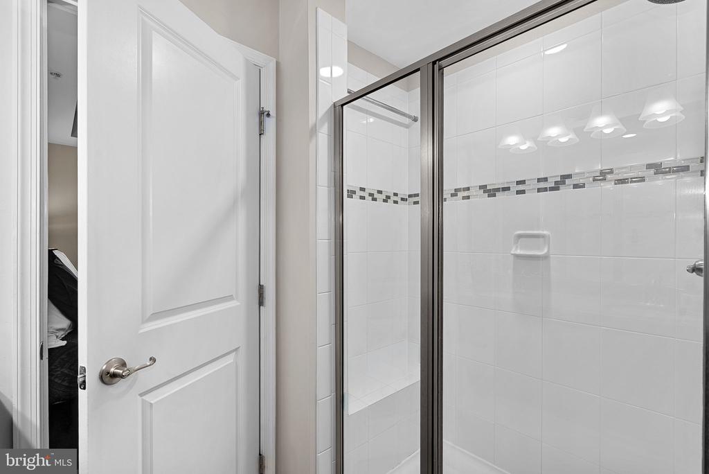 274 HIGH RAIL TERRACE SE