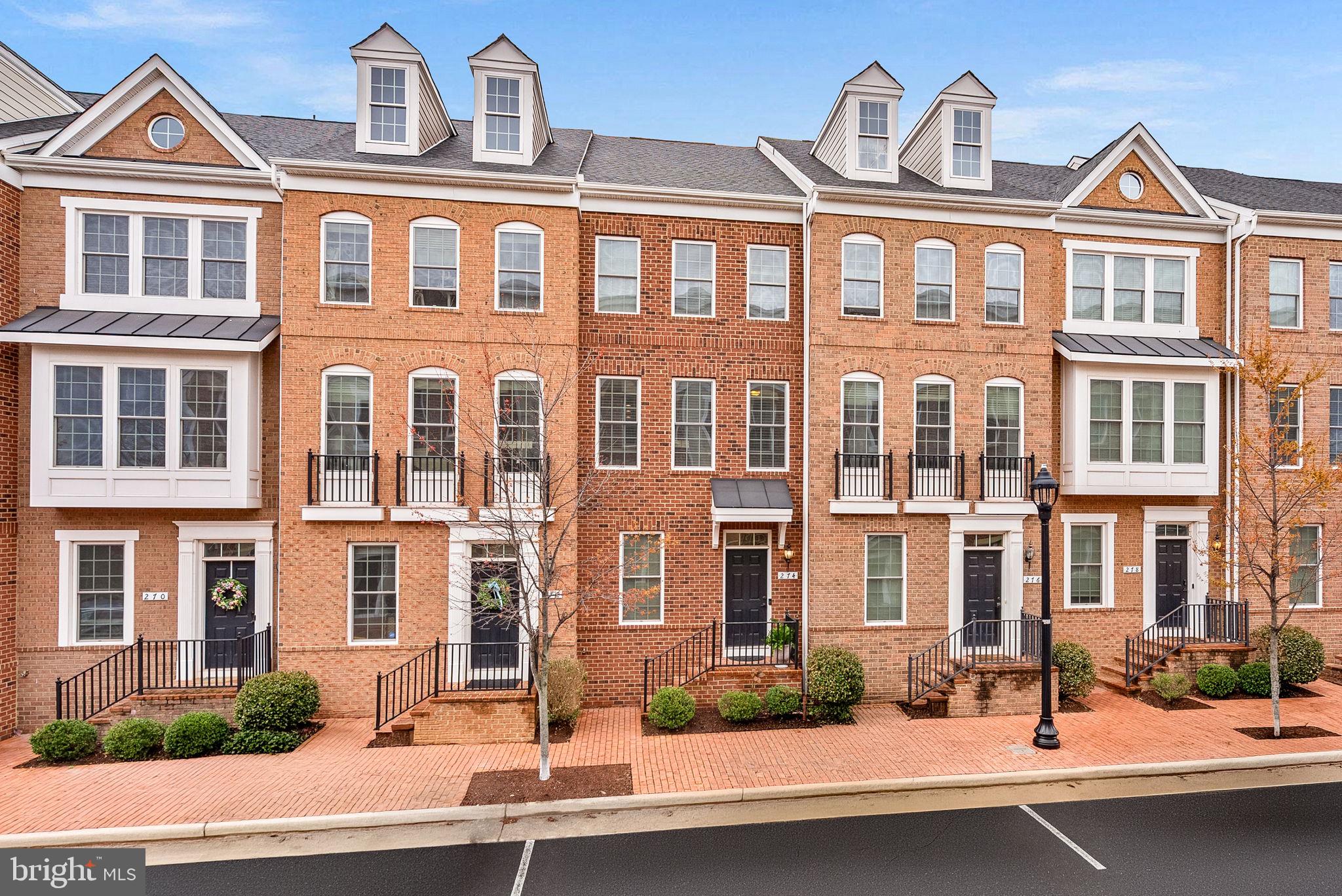 274 HIGH RAIL TERRACE SE