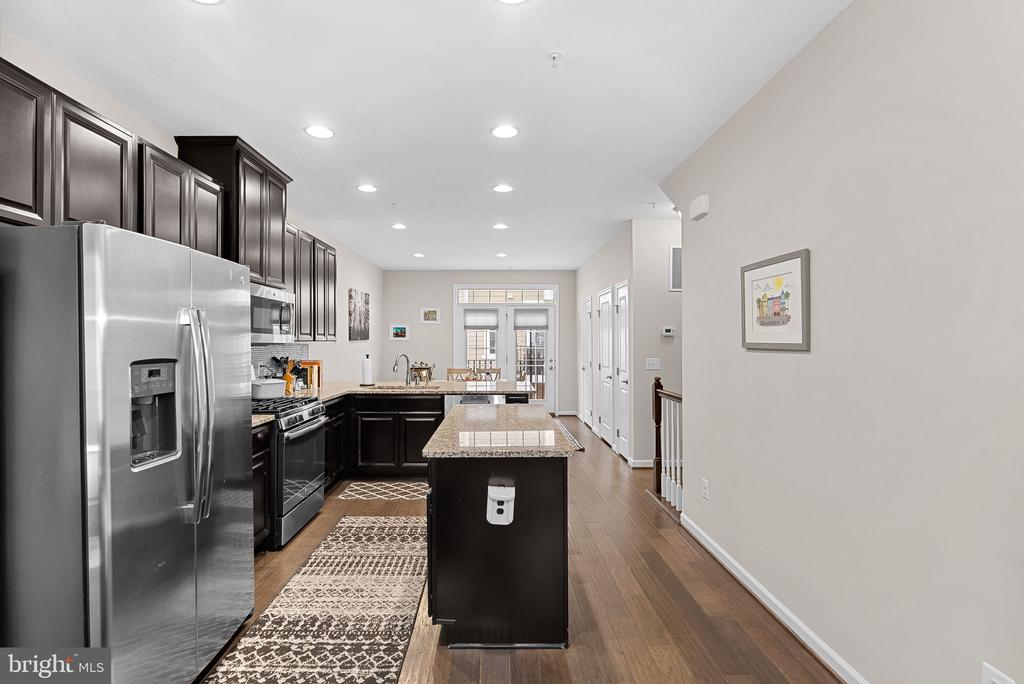 274 HIGH RAIL TERRACE SE