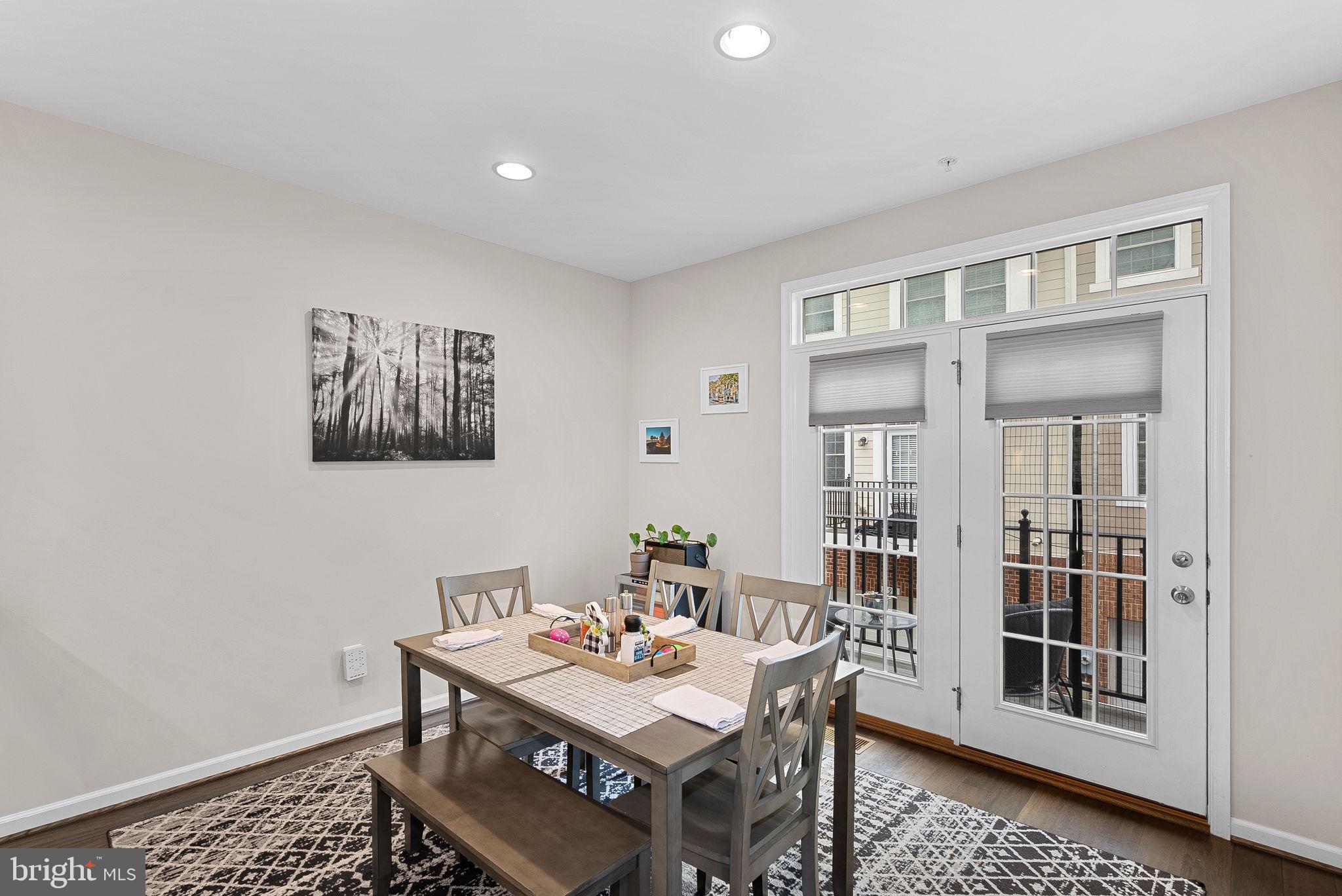 274 HIGH RAIL TERRACE SE