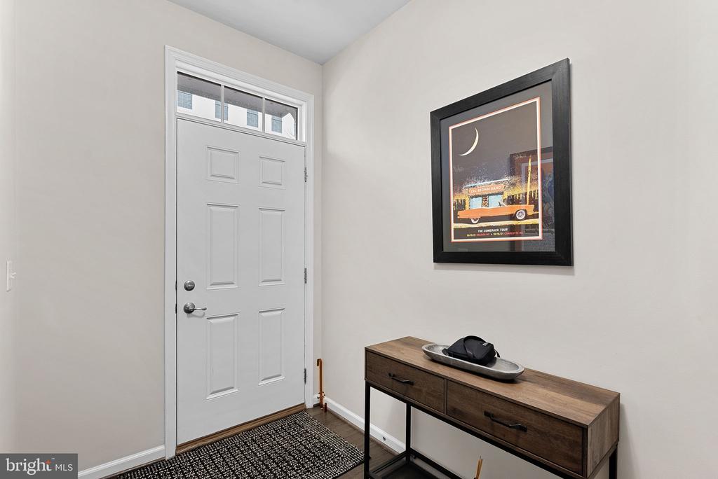 274 HIGH RAIL TERRACE SE