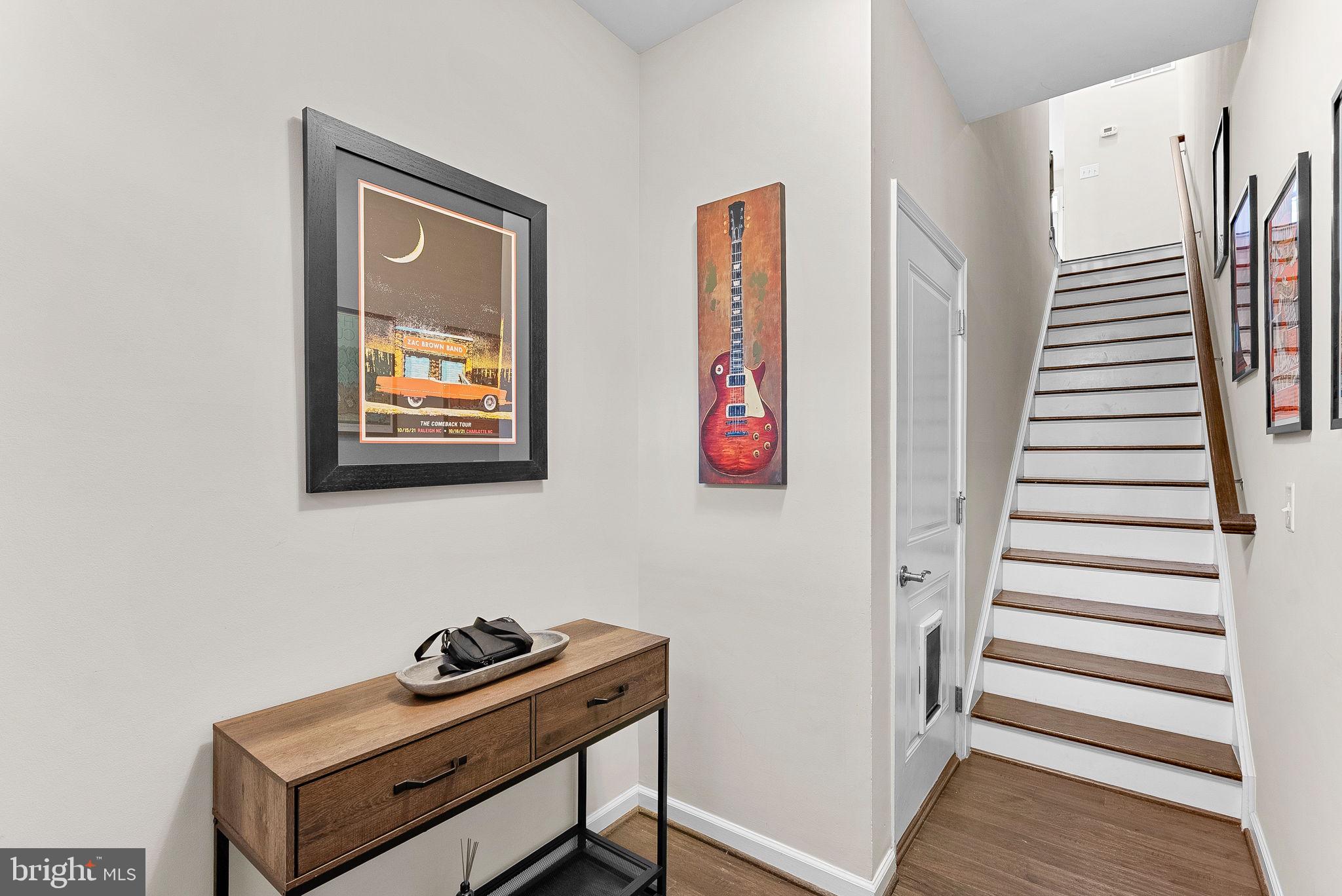 274 HIGH RAIL TERRACE SE