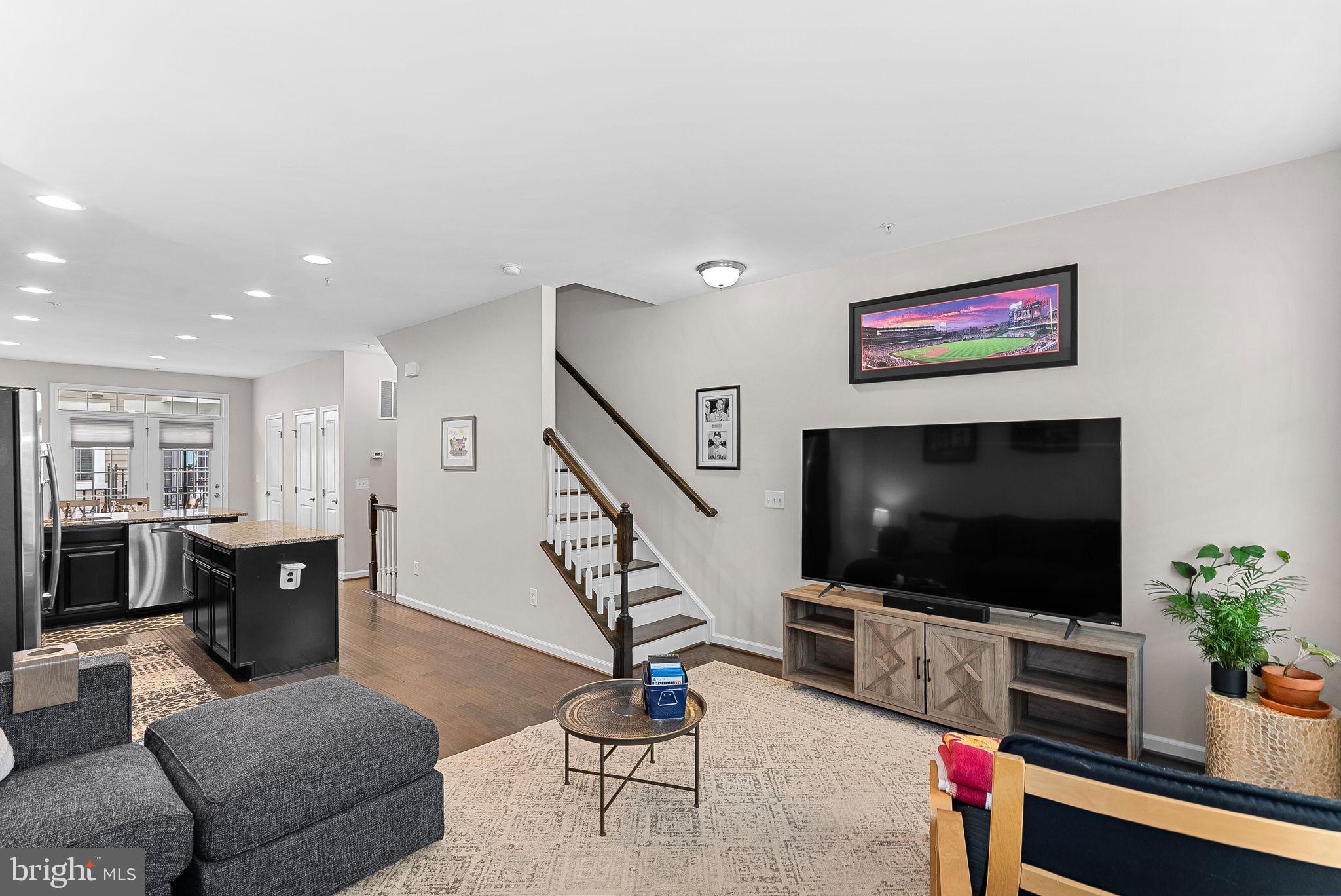 274 HIGH RAIL TERRACE SE