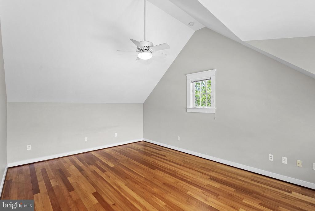 40988 REDWING SONG LANE