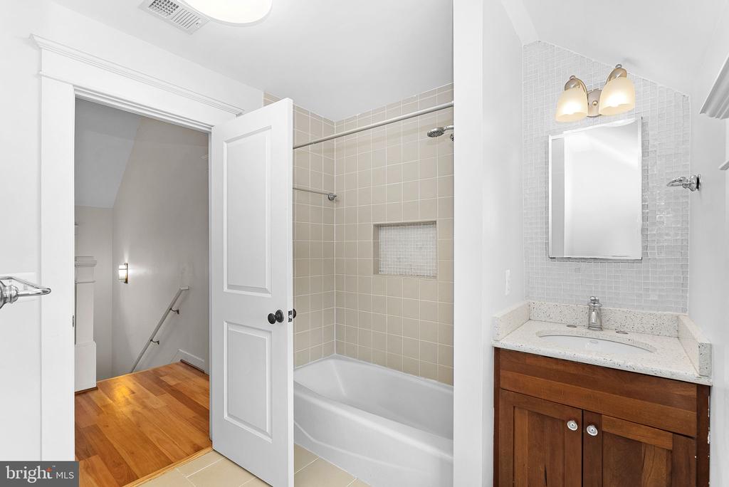 40988 REDWING SONG LANE