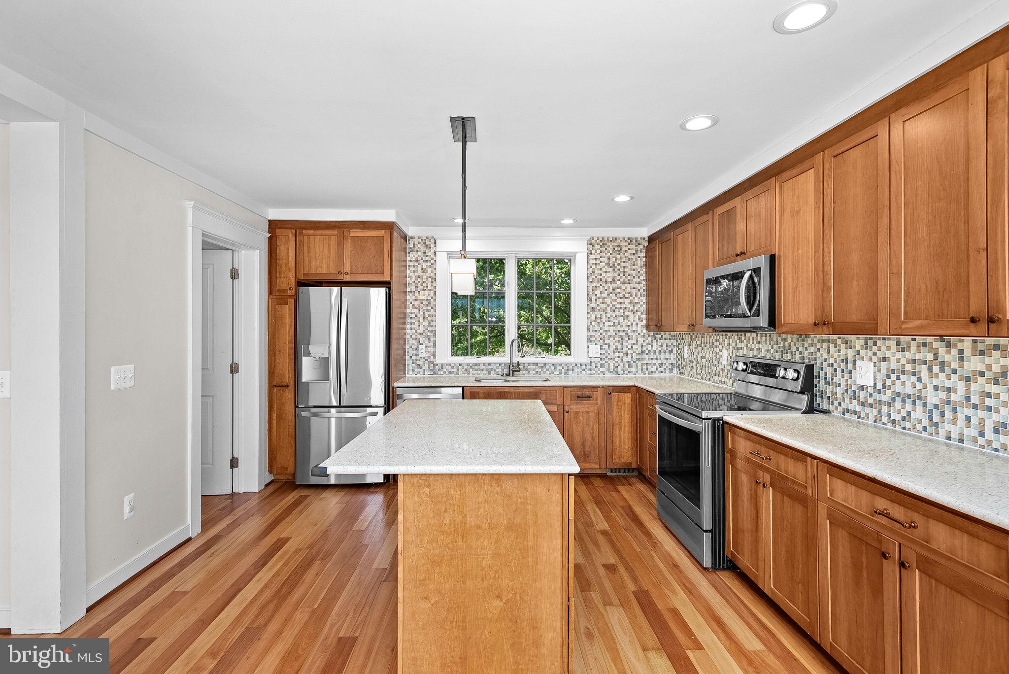 40988 REDWING SONG LANE