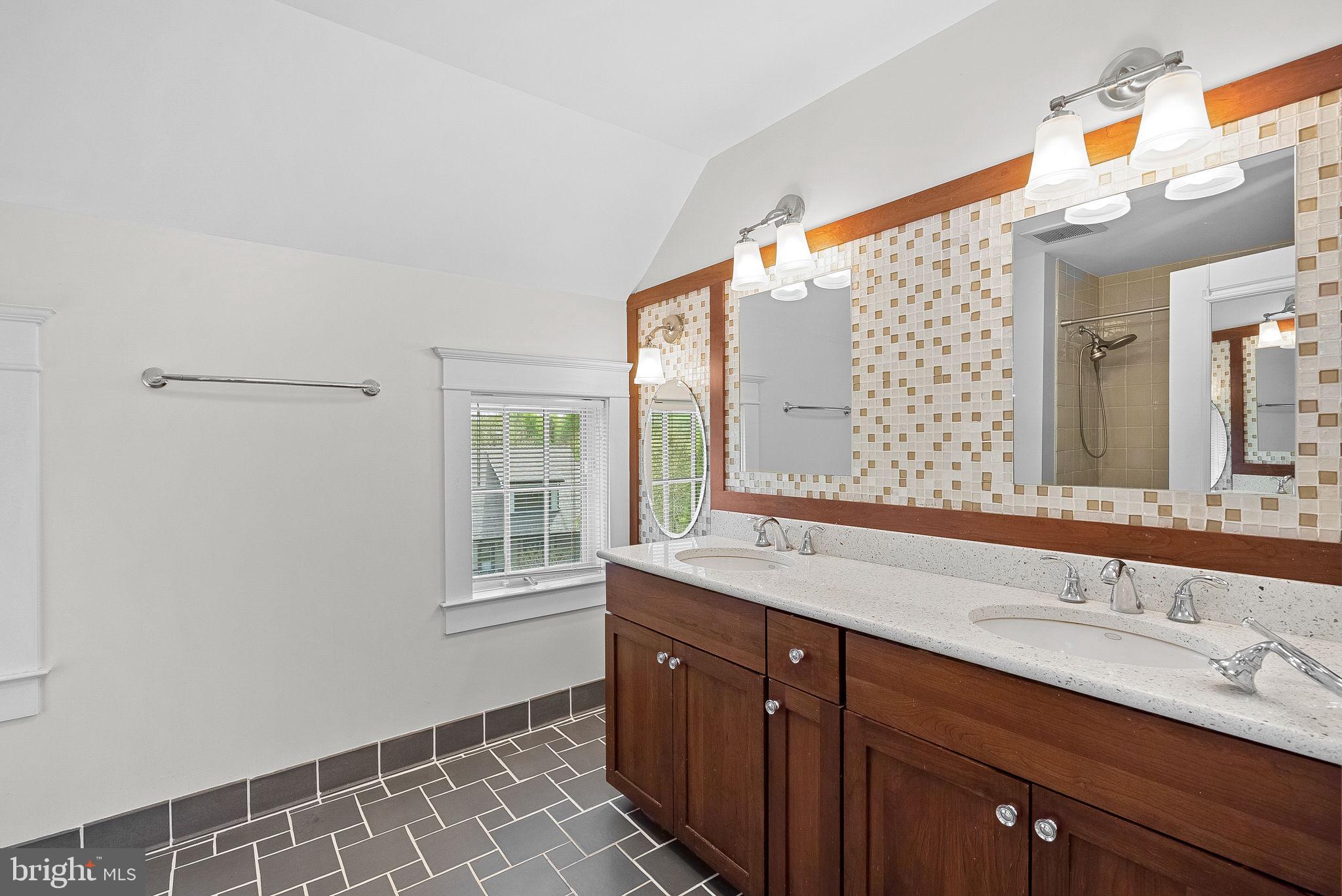 40988 REDWING SONG LANE