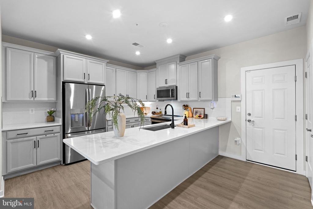 212 PARK CENTRAL TERRACE