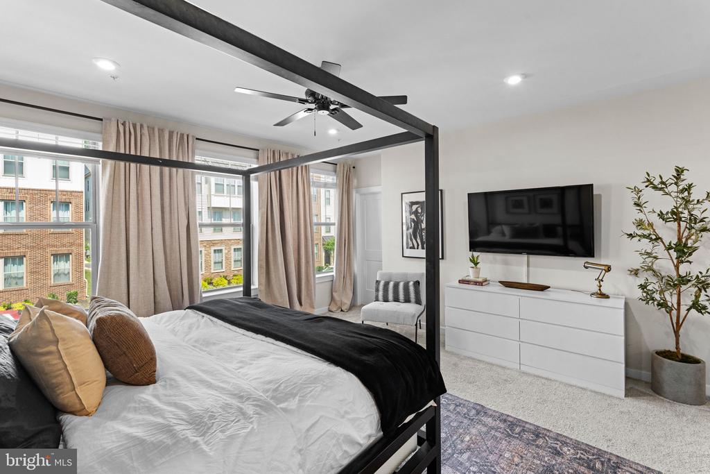 212 PARK CENTRAL TERRACE