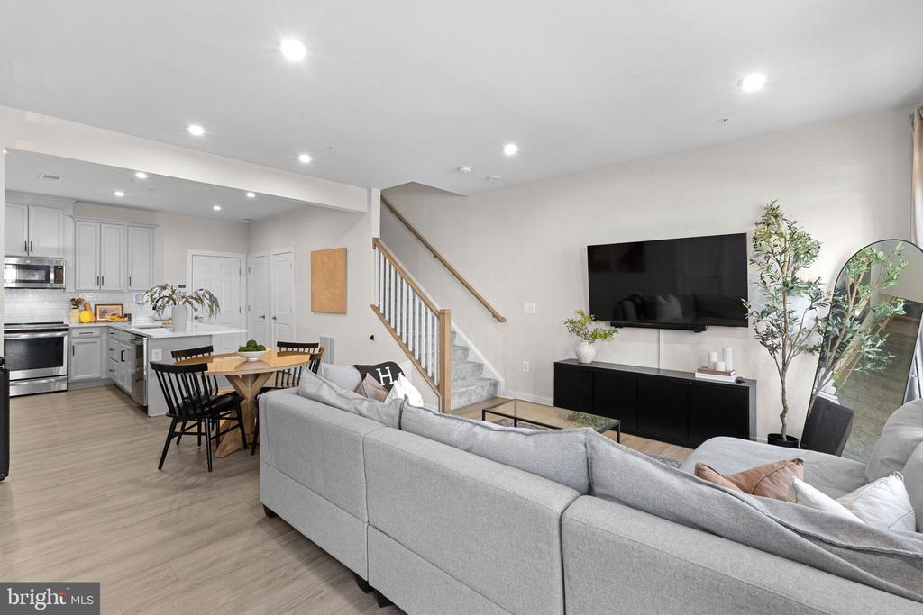 212 PARK CENTRAL TERRACE