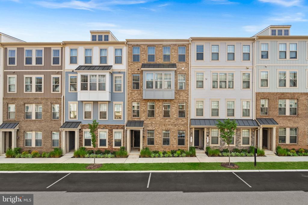 212 PARK CENTRAL TERRACE