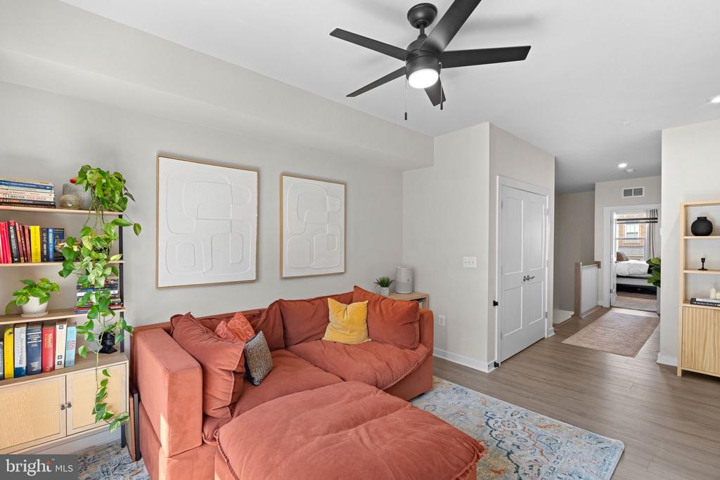 212 PARK CENTRAL TERRACE