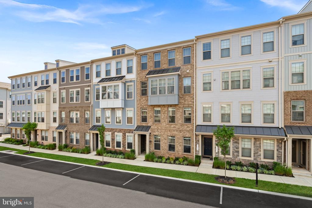 212 PARK CENTRAL TERRACE