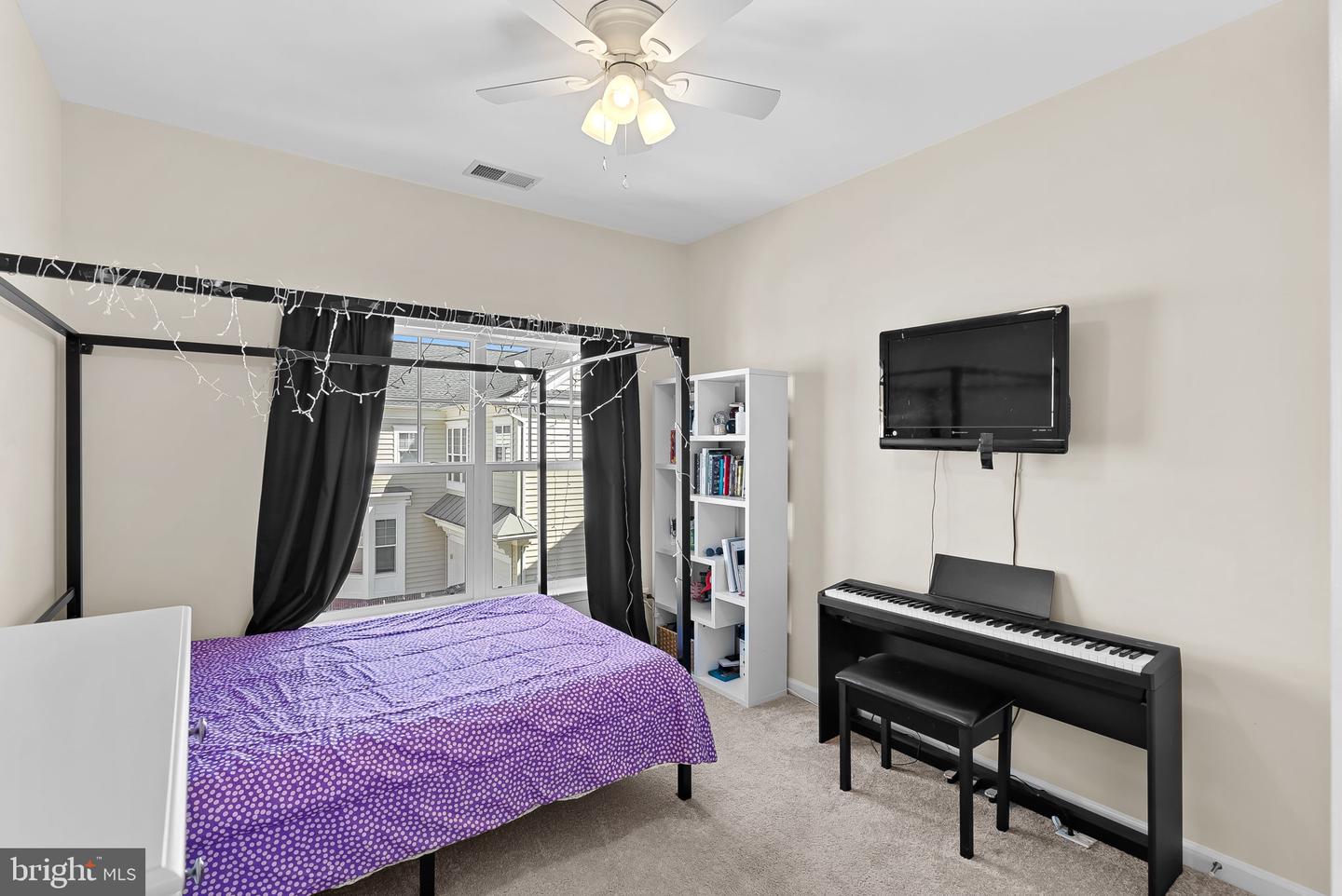 8888 Song Sparrow Dr