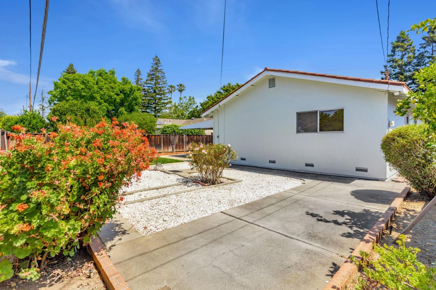 4083 Acapulco DR