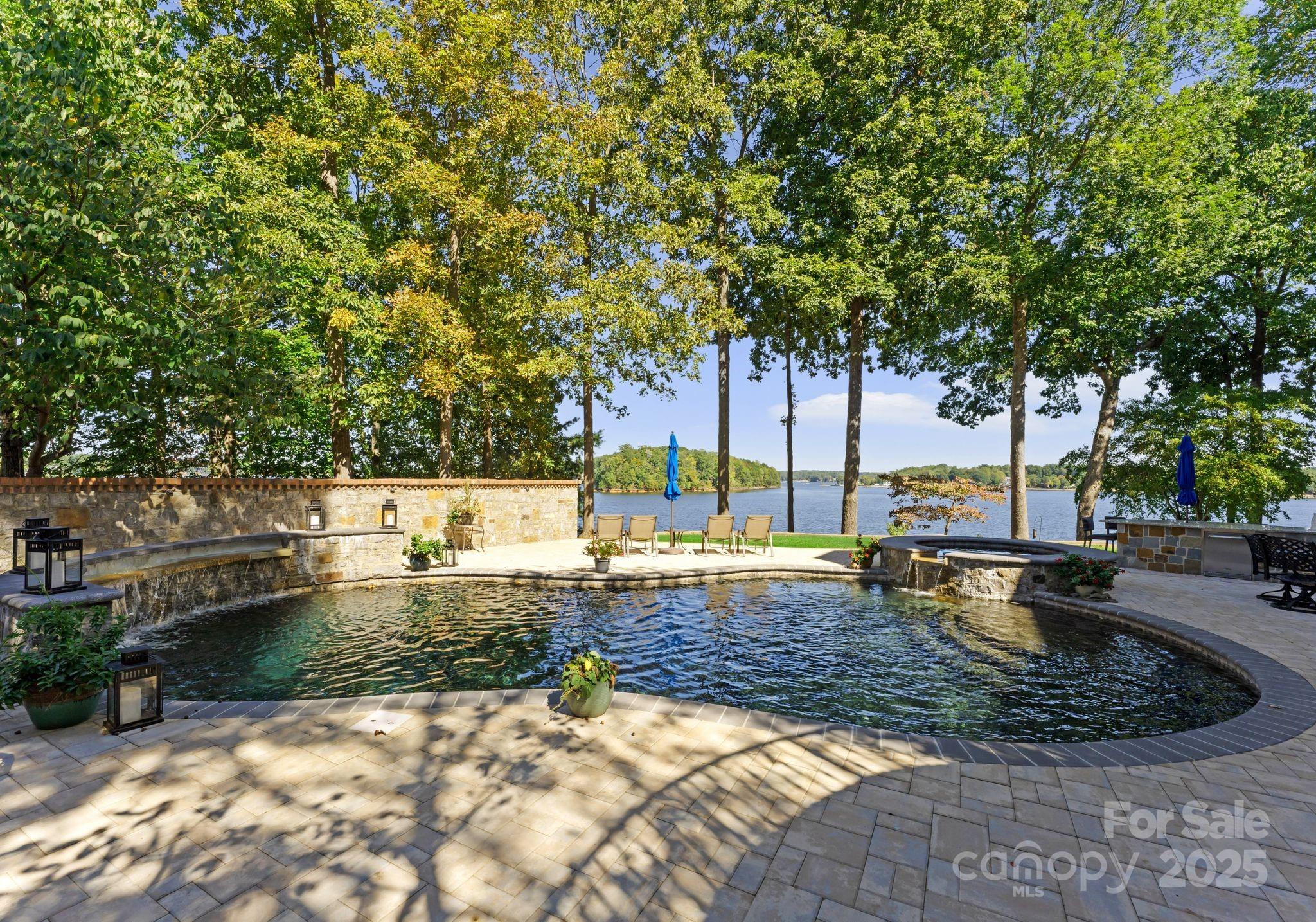 115 Emerald Point Lane