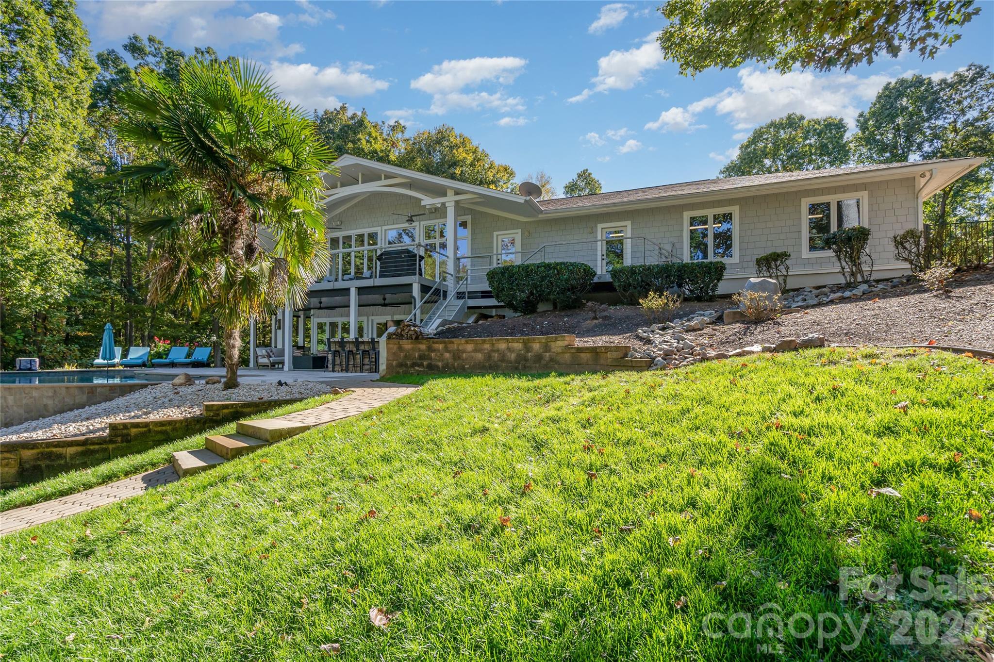 136 Lakeview Shores Loop