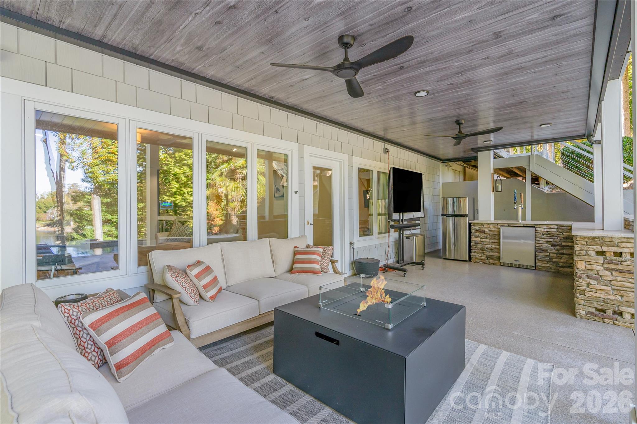 136 Lakeview Shores Loop