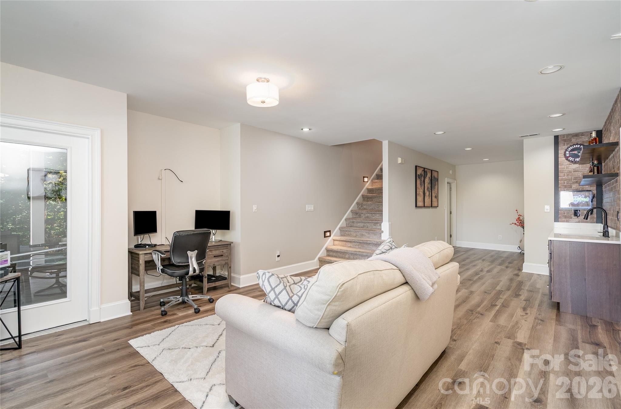 136 Lakeview Shores Loop