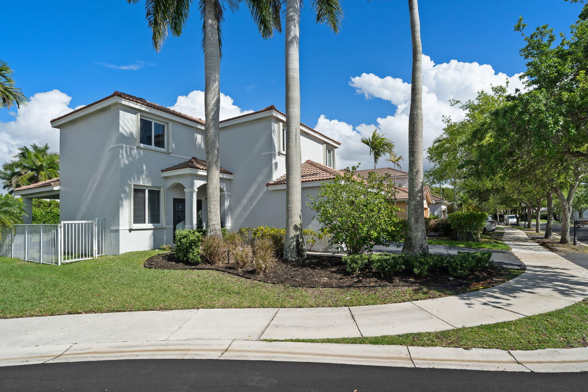 1738 Sycamore Terrace