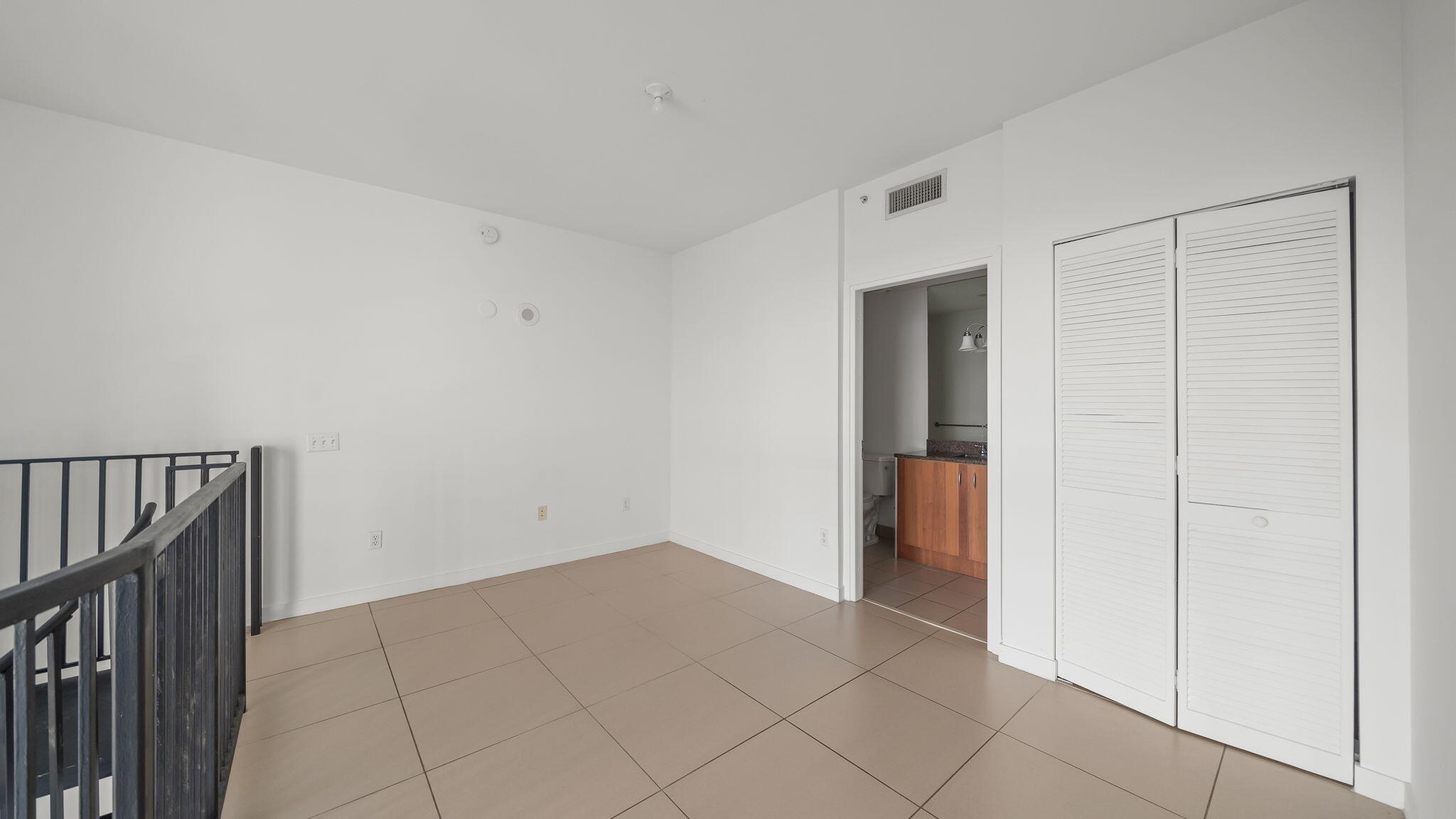 300 S Biscayne Boulevard L-832