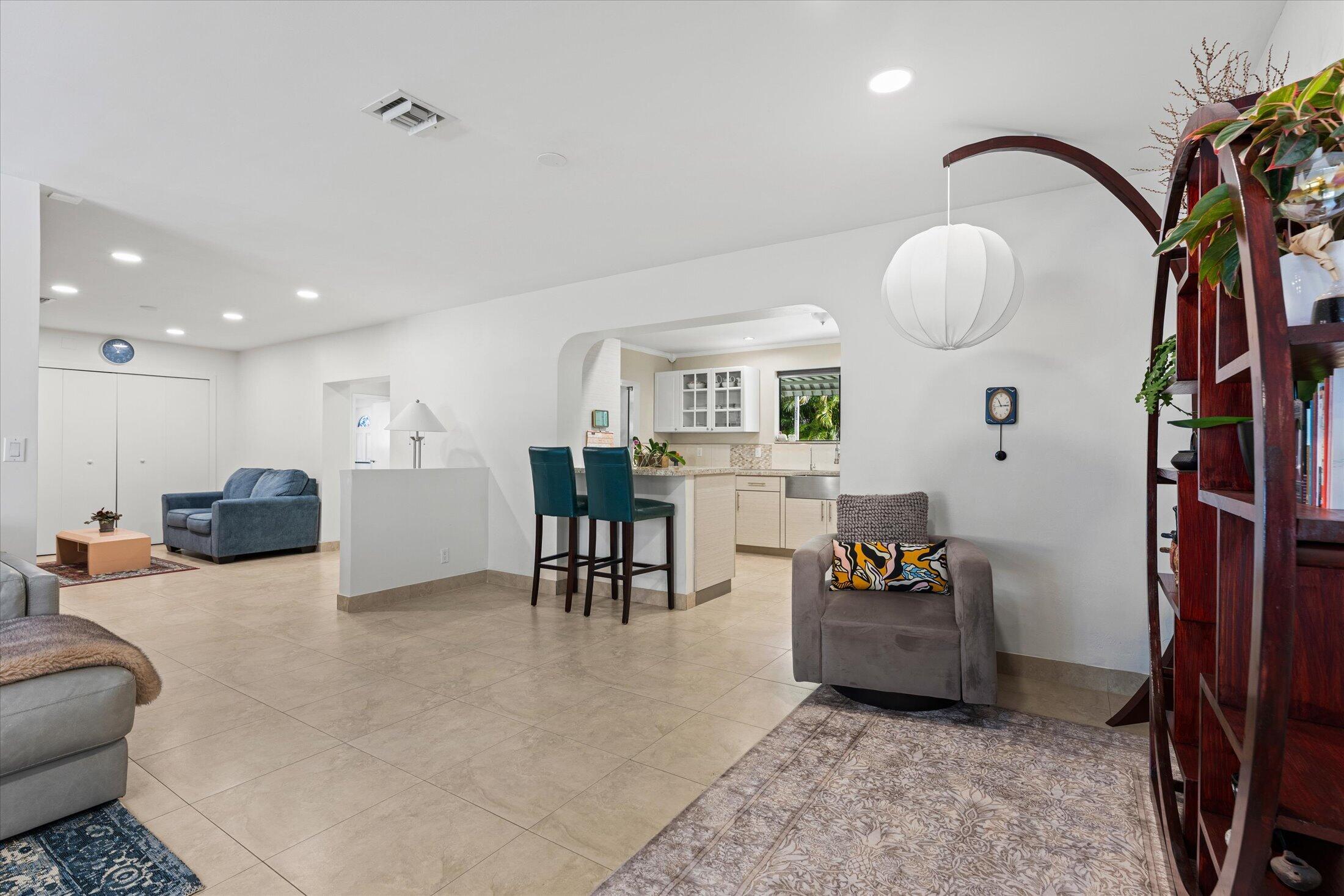 1101 NE 4th Court