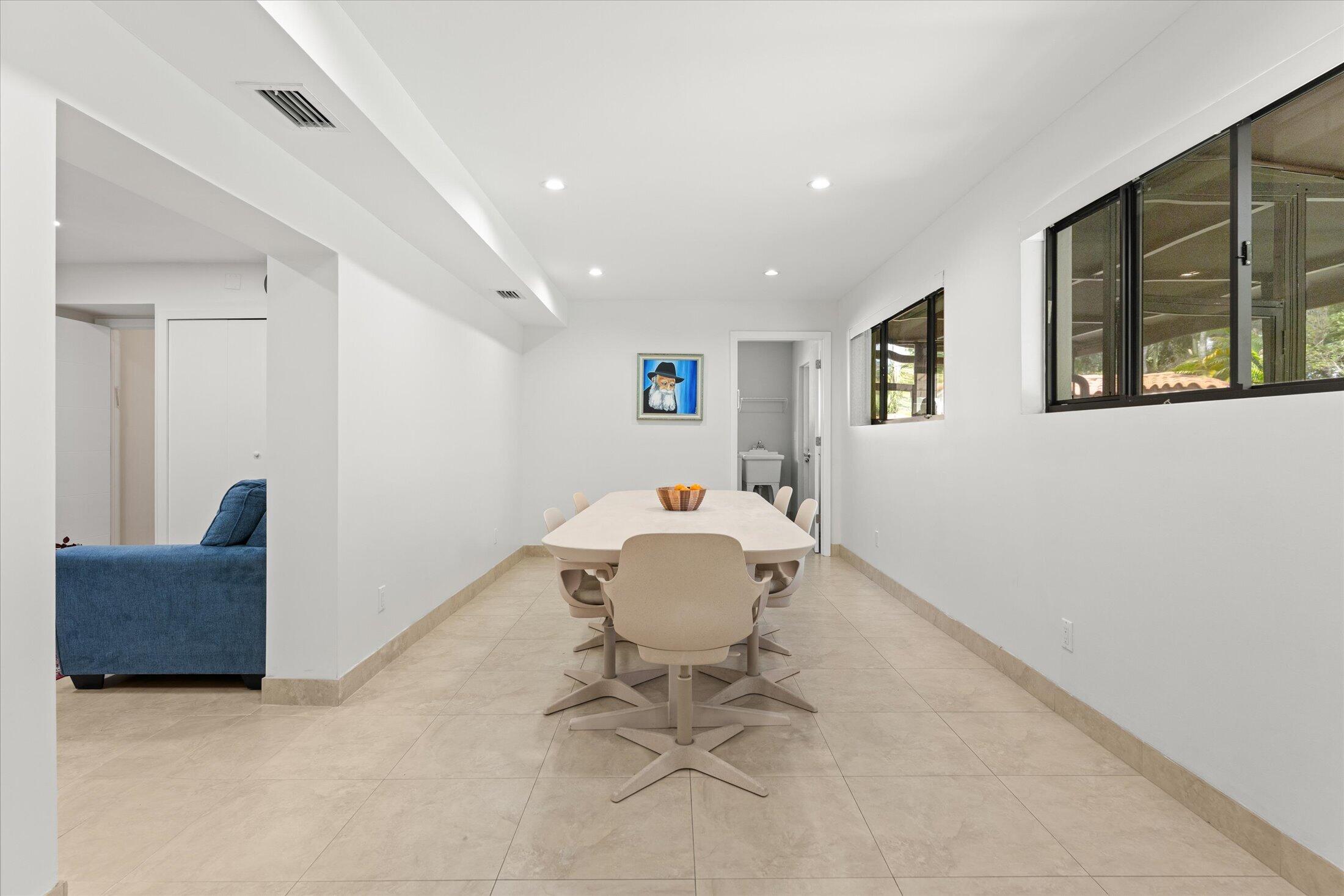 1101 NE 4th Court