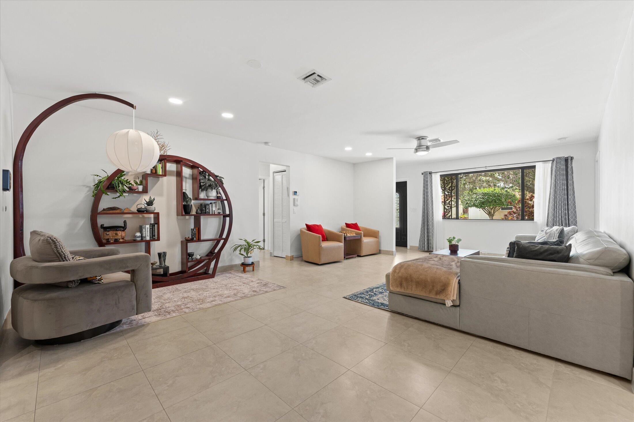 1101 NE 4th Court