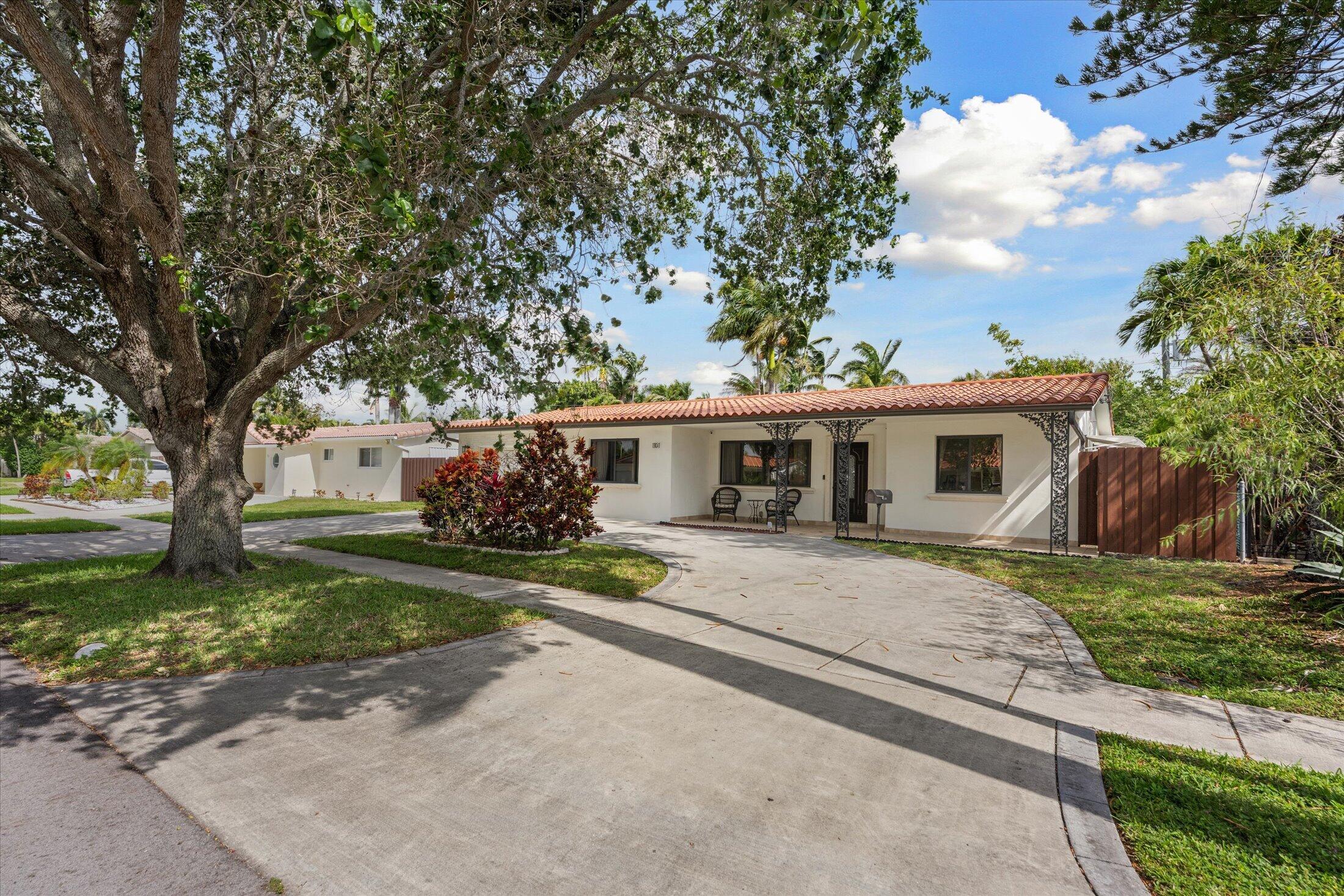 1101 NE 4th Court