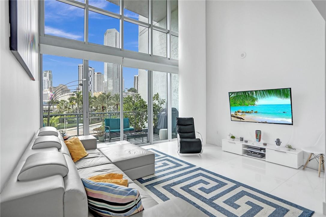 90 SW 3rd Street Th300b