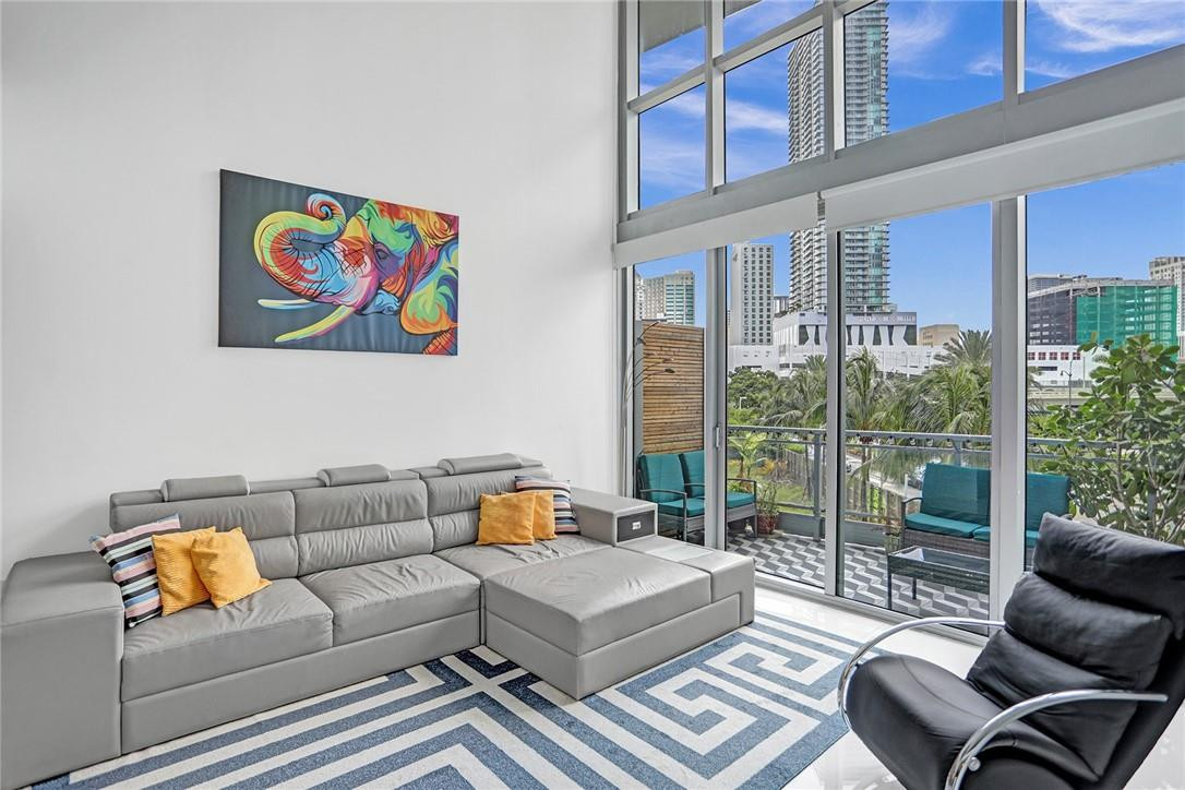 90 SW 3rd Street Th300b