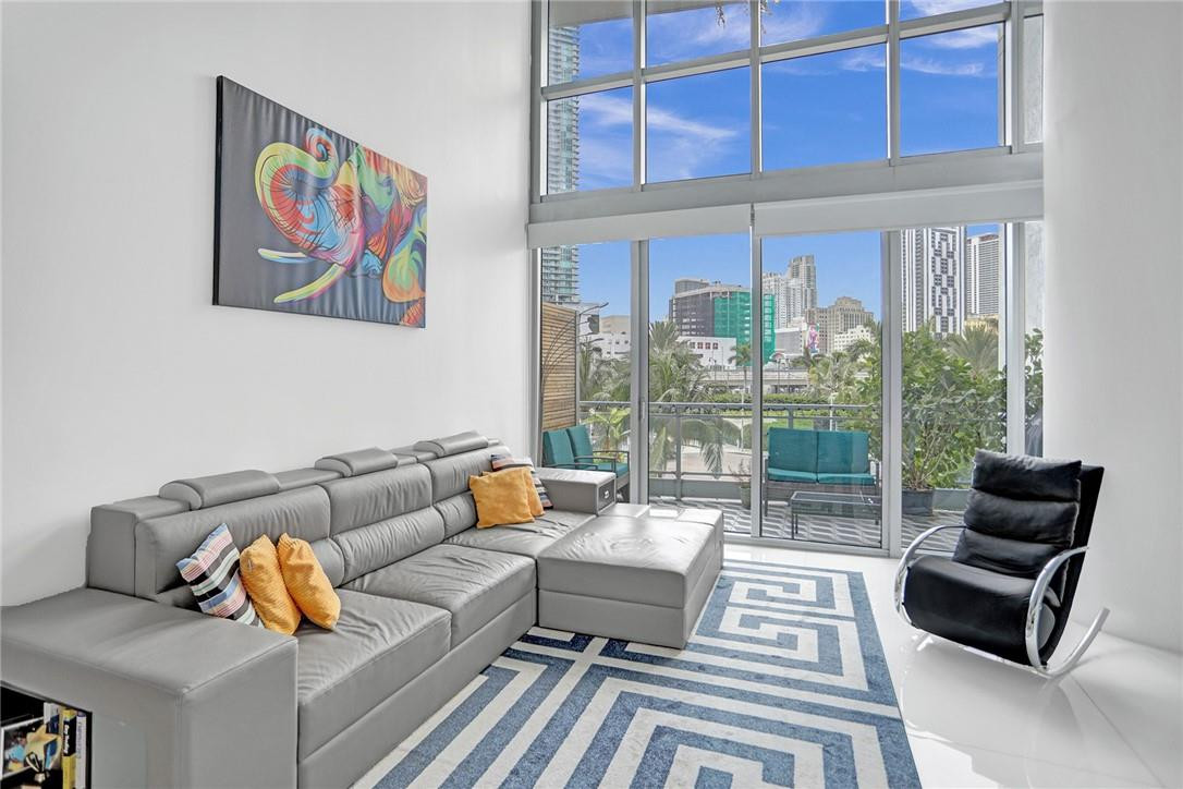 90 SW 3rd Street Th300b