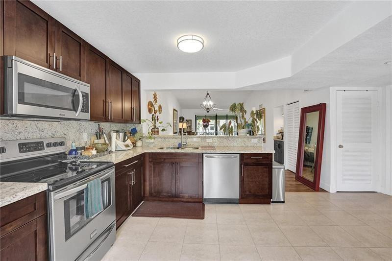 7533 Glendevon Lane 907