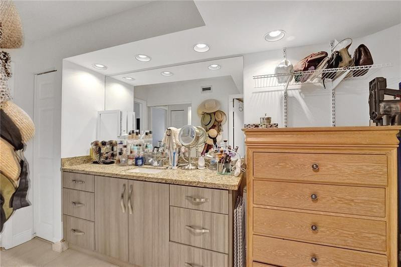 7533 Glendevon Lane 907