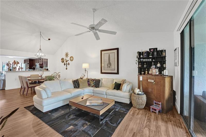 7533 Glendevon Lane 907