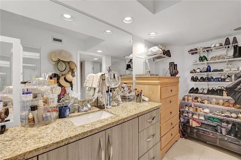 7533 Glendevon Lane 907