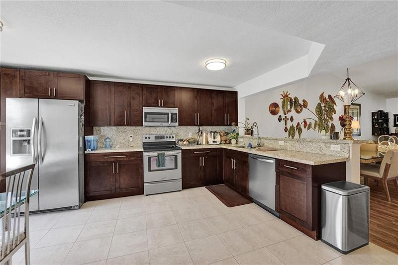 7533 Glendevon Lane 907