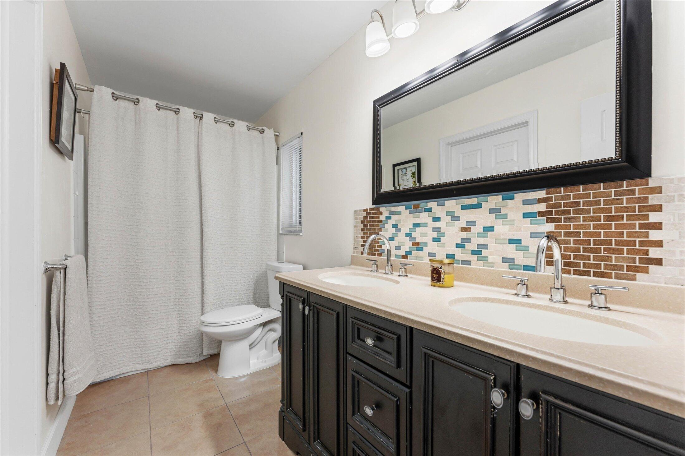 6515 SW 8th Place