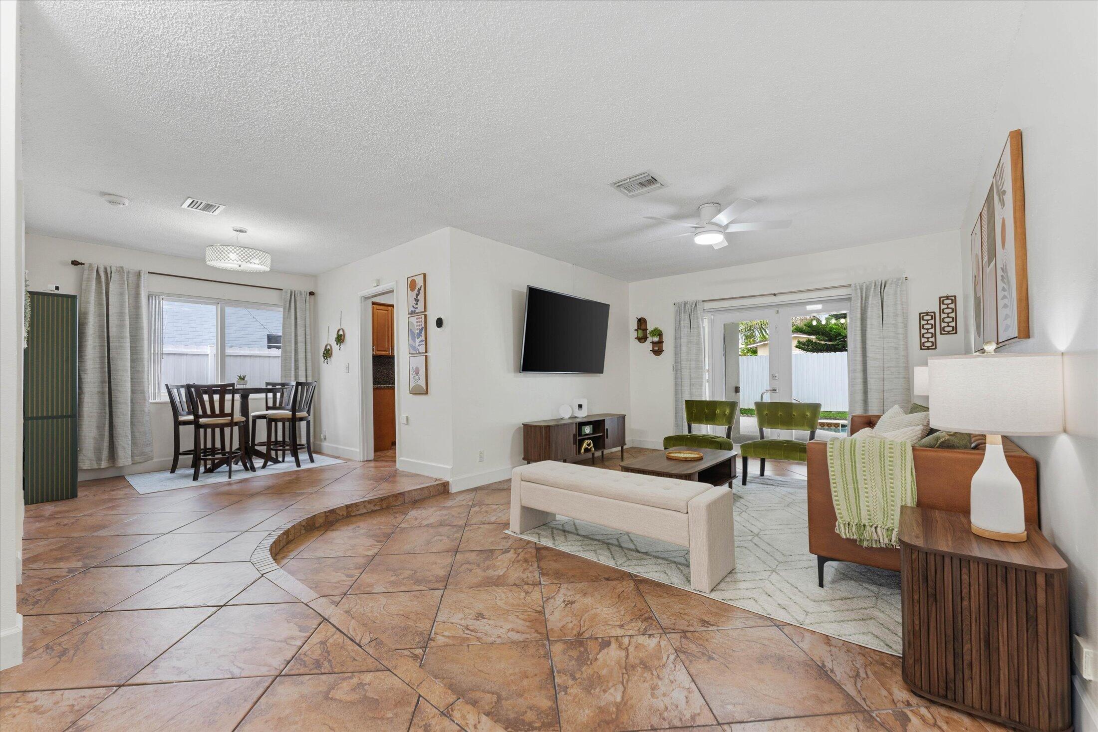 6515 SW 8th Place